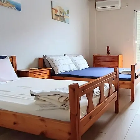 Long Beach Apartment